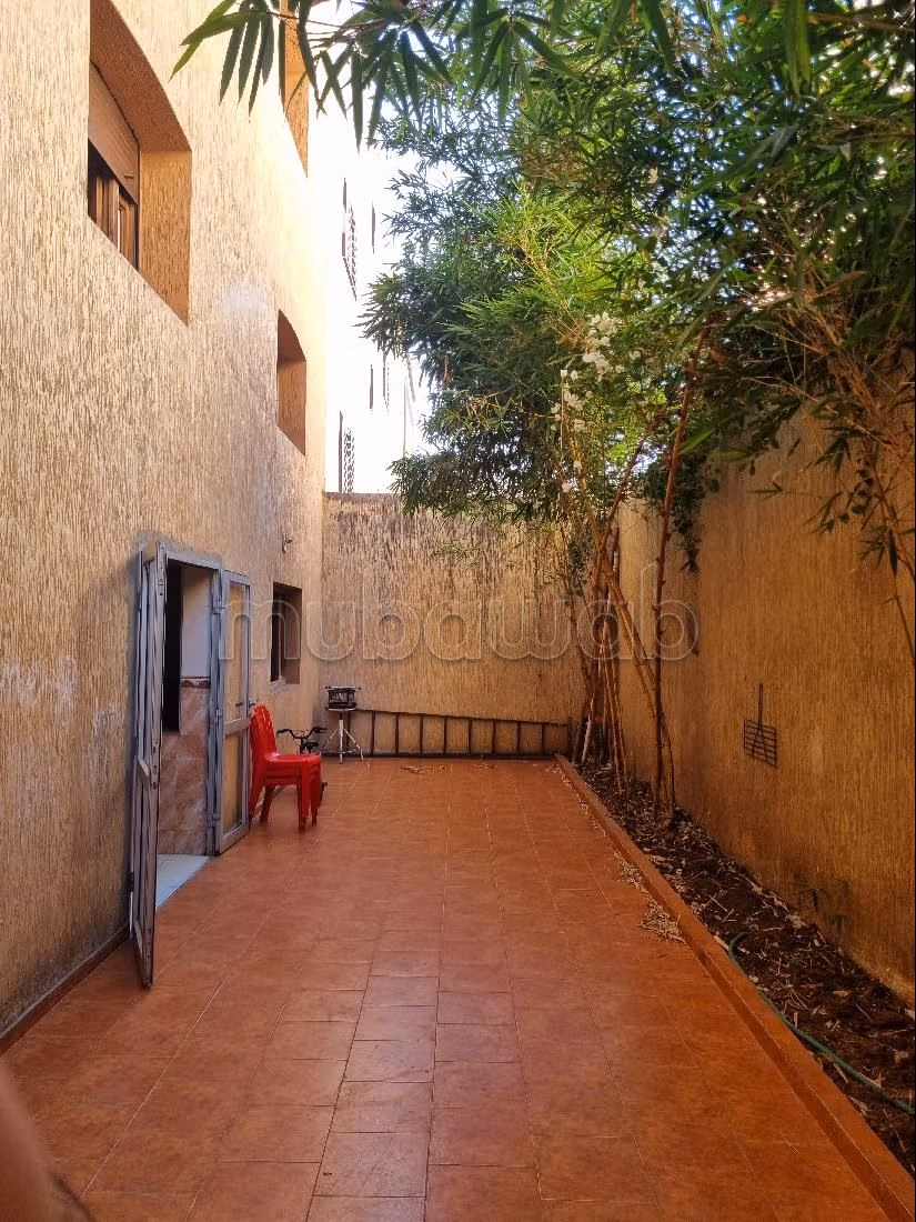 منزل ممتاز للبيع بسلا الجديدة. 8 غرف. شرفة وحديقة