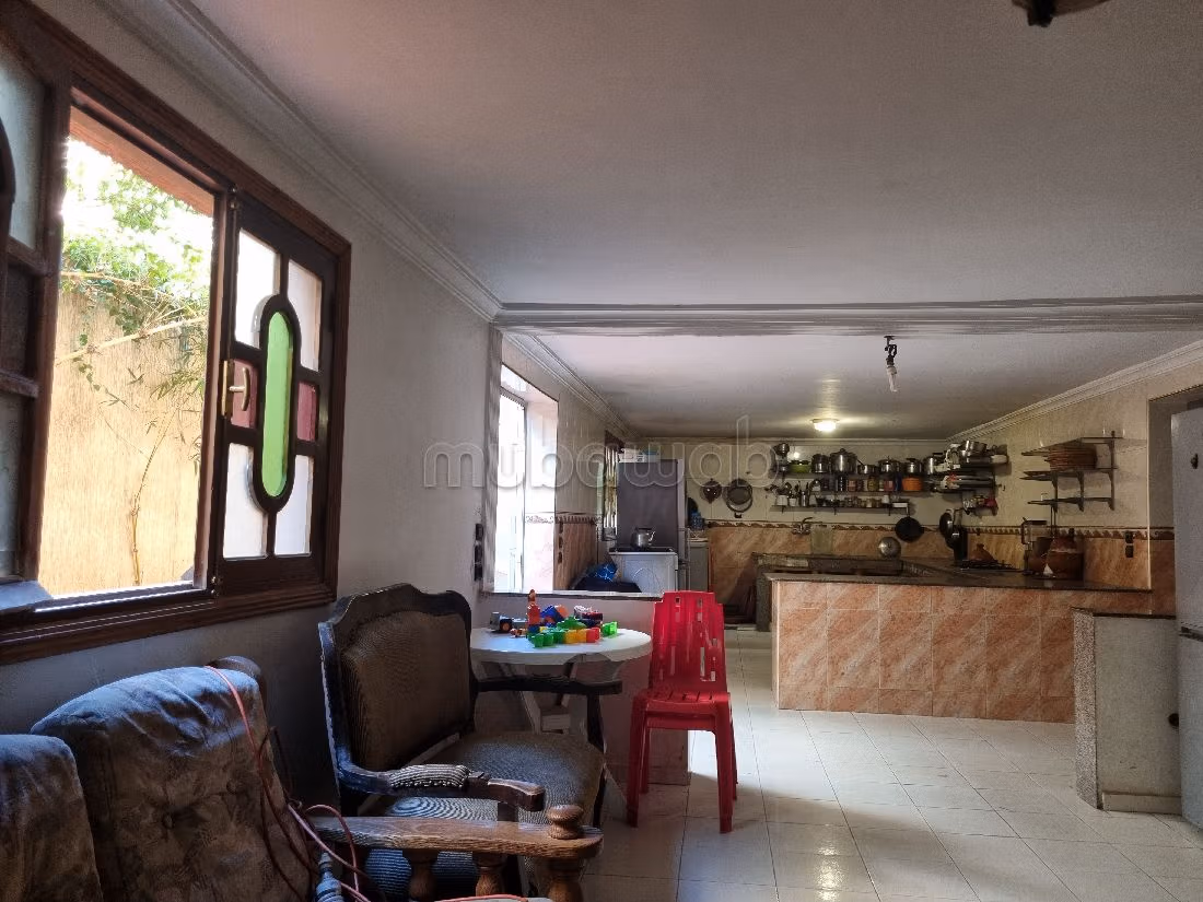 منزل ممتاز للبيع بسلا الجديدة. 8 غرف. شرفة وحديقة