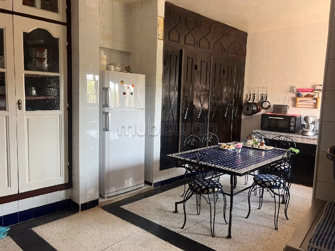 Nice farm for sale in Route de Fez. Area 1320 m². Private garage. 