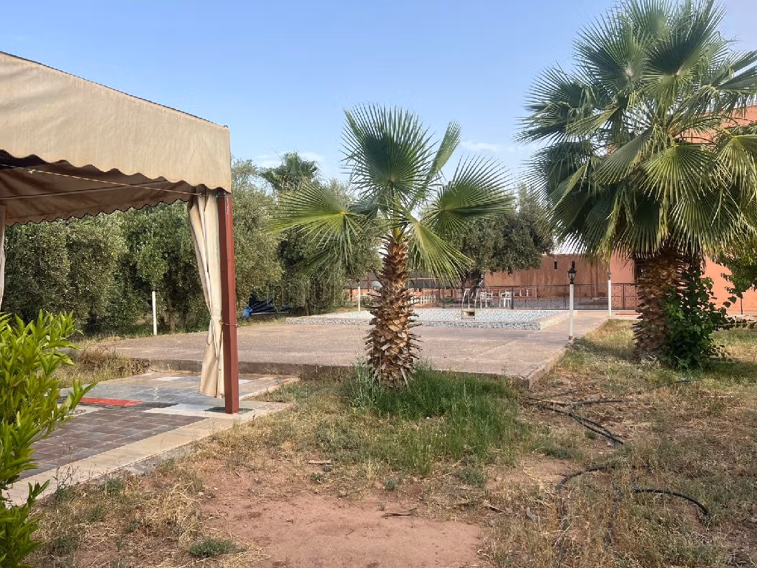 Nice farm for sale in Route de Fez. Area 1320 m². Private garage. 