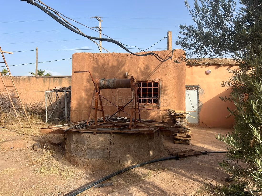 Nice farm for sale in Route de Fez. Area 1320 m². Private garage. 