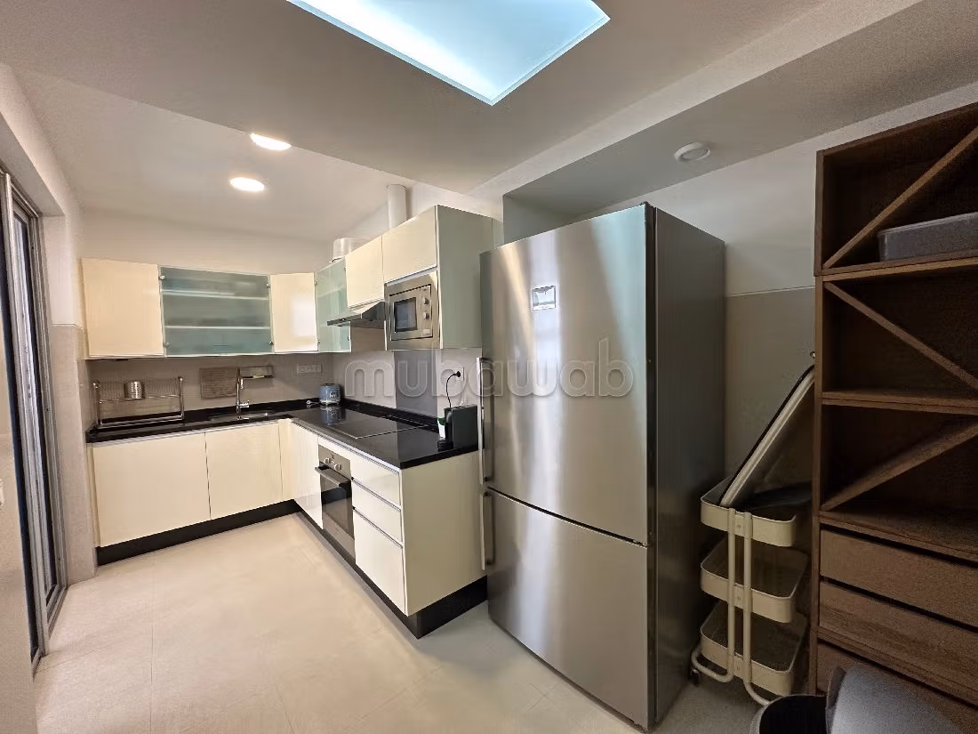 Appartements à louer à Talborjt. Superficie 100 m². Environnement calme avec vue sur la montagne, fenêtre double vitrage