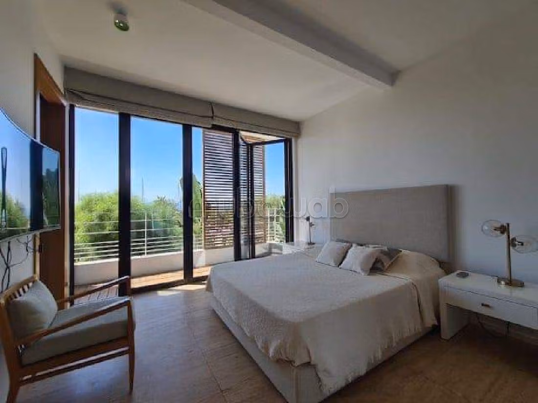 Rent this apartment in La Marsa. 3 rooms. Furnishings. 