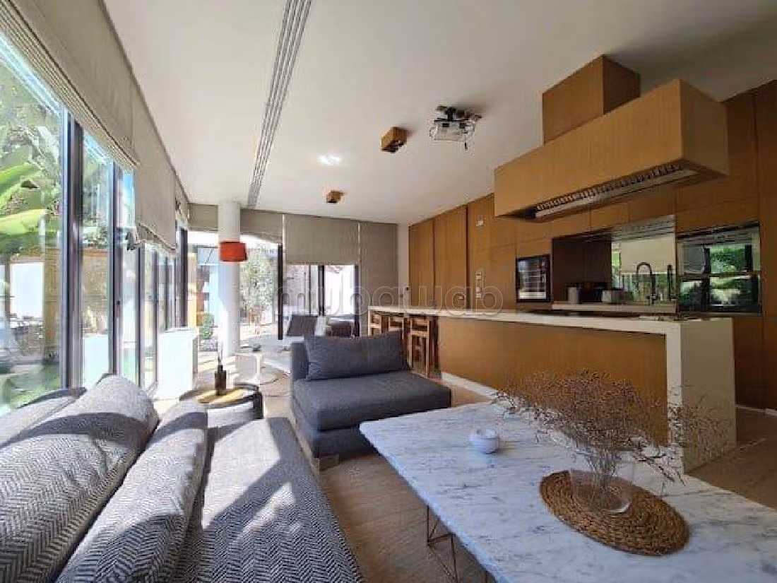 Rent this apartment in La Marsa. 3 rooms. Furnishings. 