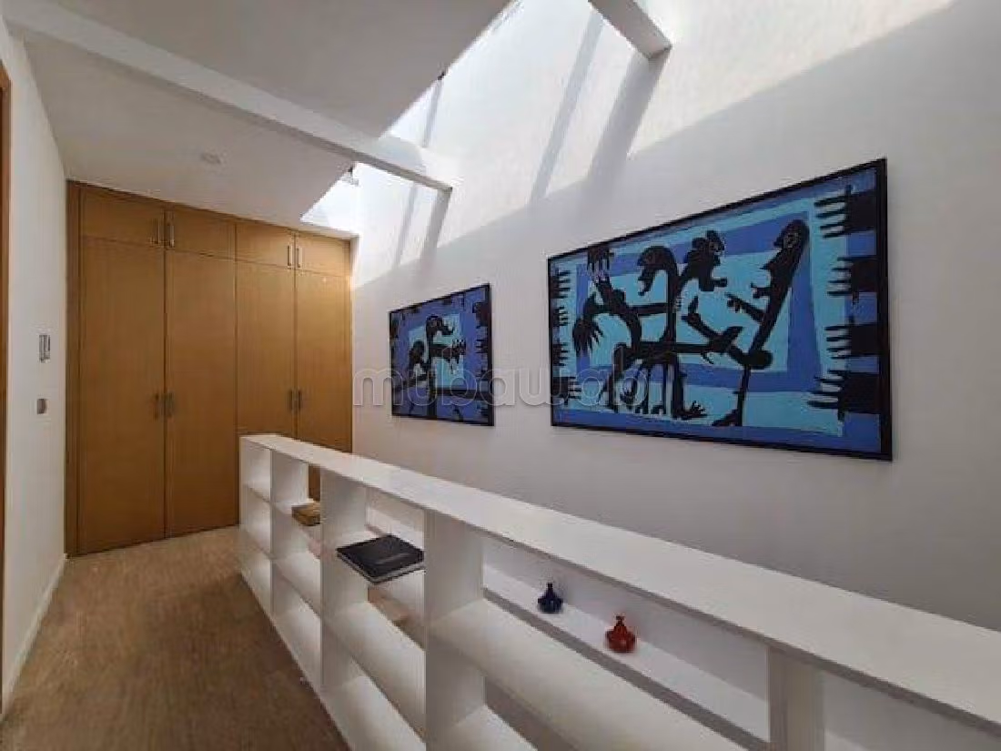 Rent this apartment in La Marsa. 3 rooms. Furnishings. 