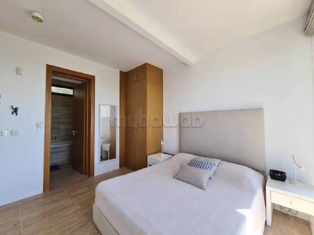 Rent this apartment in La Marsa. 3 rooms. Furnishings. 