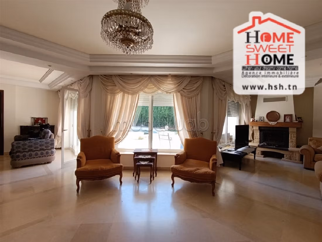 Eccezionale villa in vendita a La Soukra. Superficie totale 850 m². Garage e terrazzo. 
