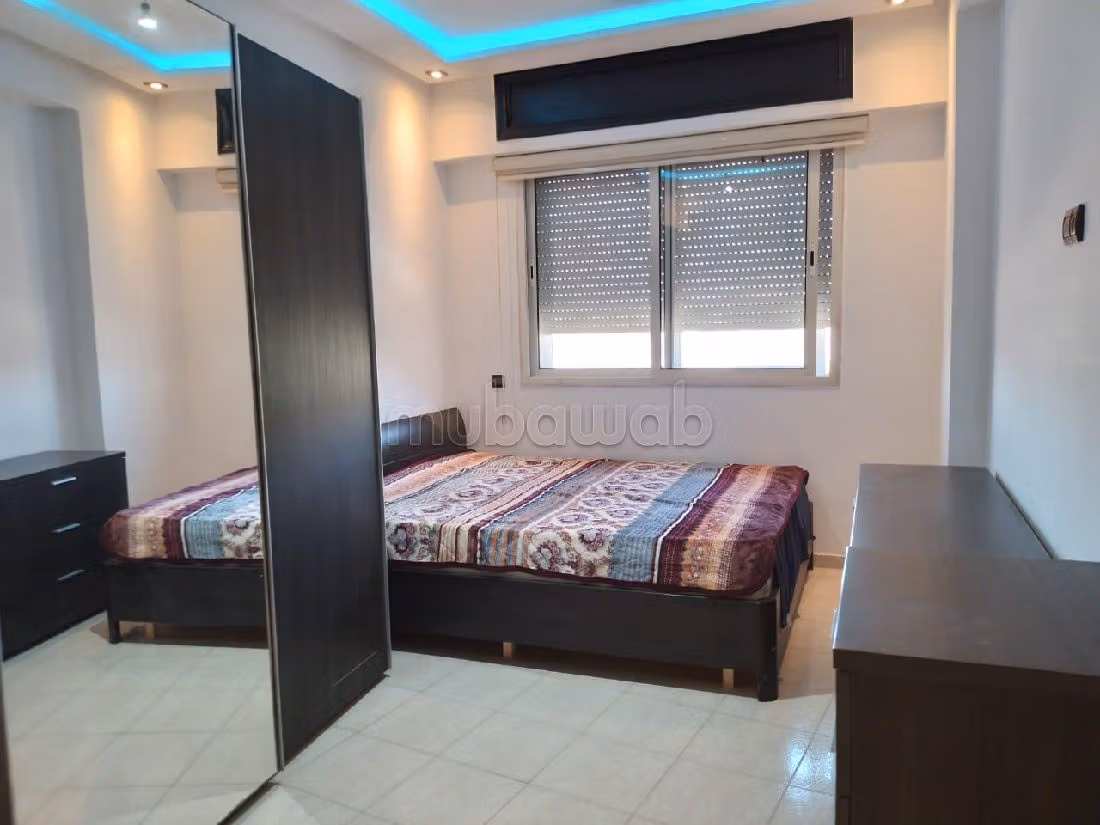 Appartementen te koop in CIL (Hay Salam). 3 Ruimtes. Traditionele, Marokkaanse woonkamer en satellietschotel. 