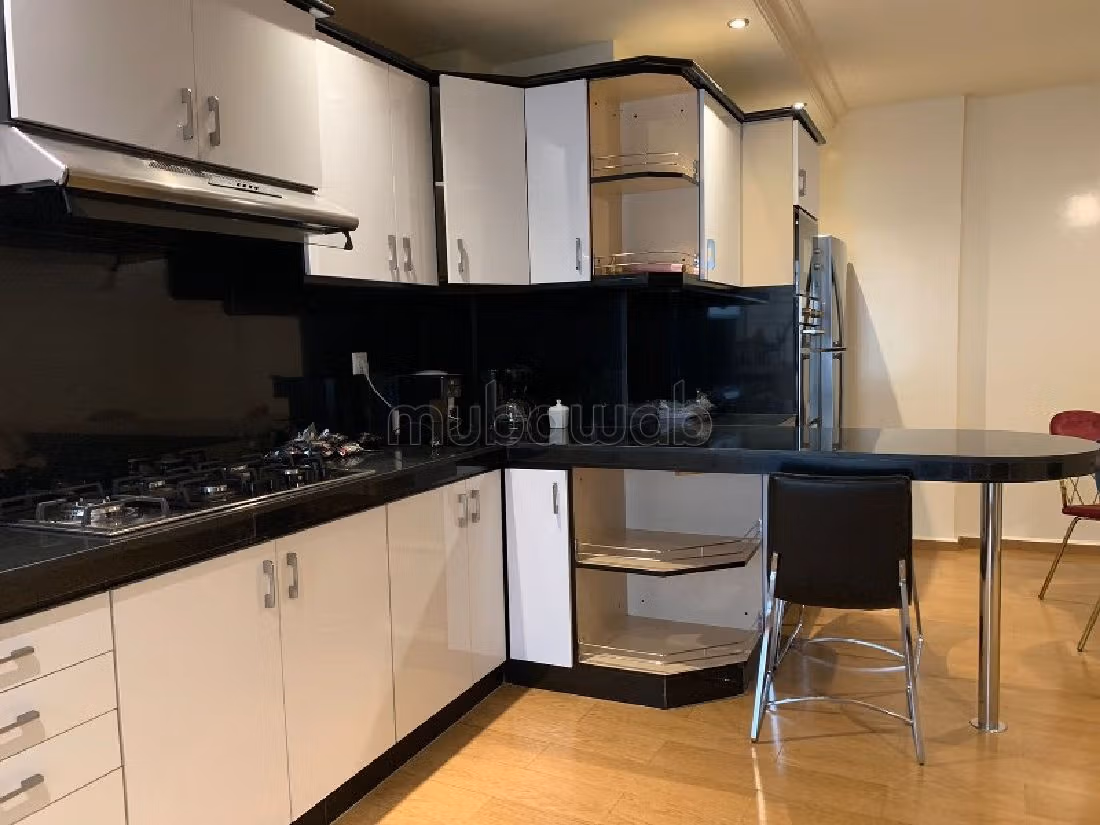 Apartment for rent in Racine Extension. Area of 300 m². Fully furnished. 