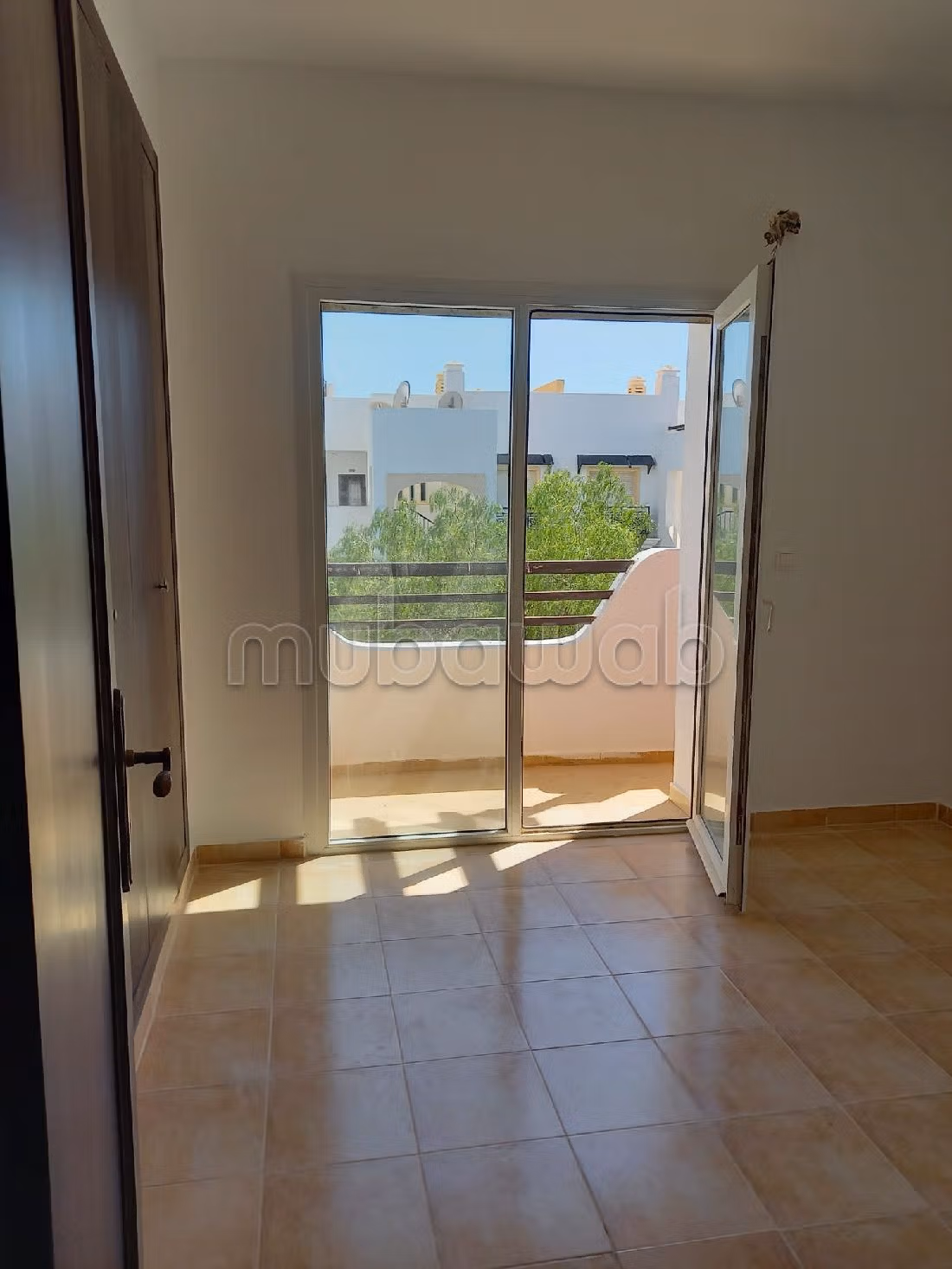 Find an apartment to buy. Area 104 m². Caretaker service available, Property with swimming pool