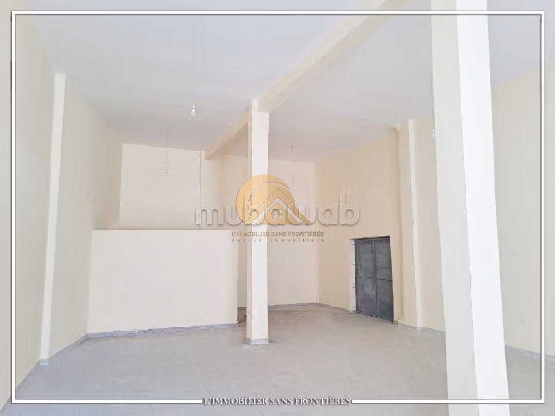 Oficinas y locales comerciales en alquiler en Sidi Ghanem. Superficie de 200 m². 