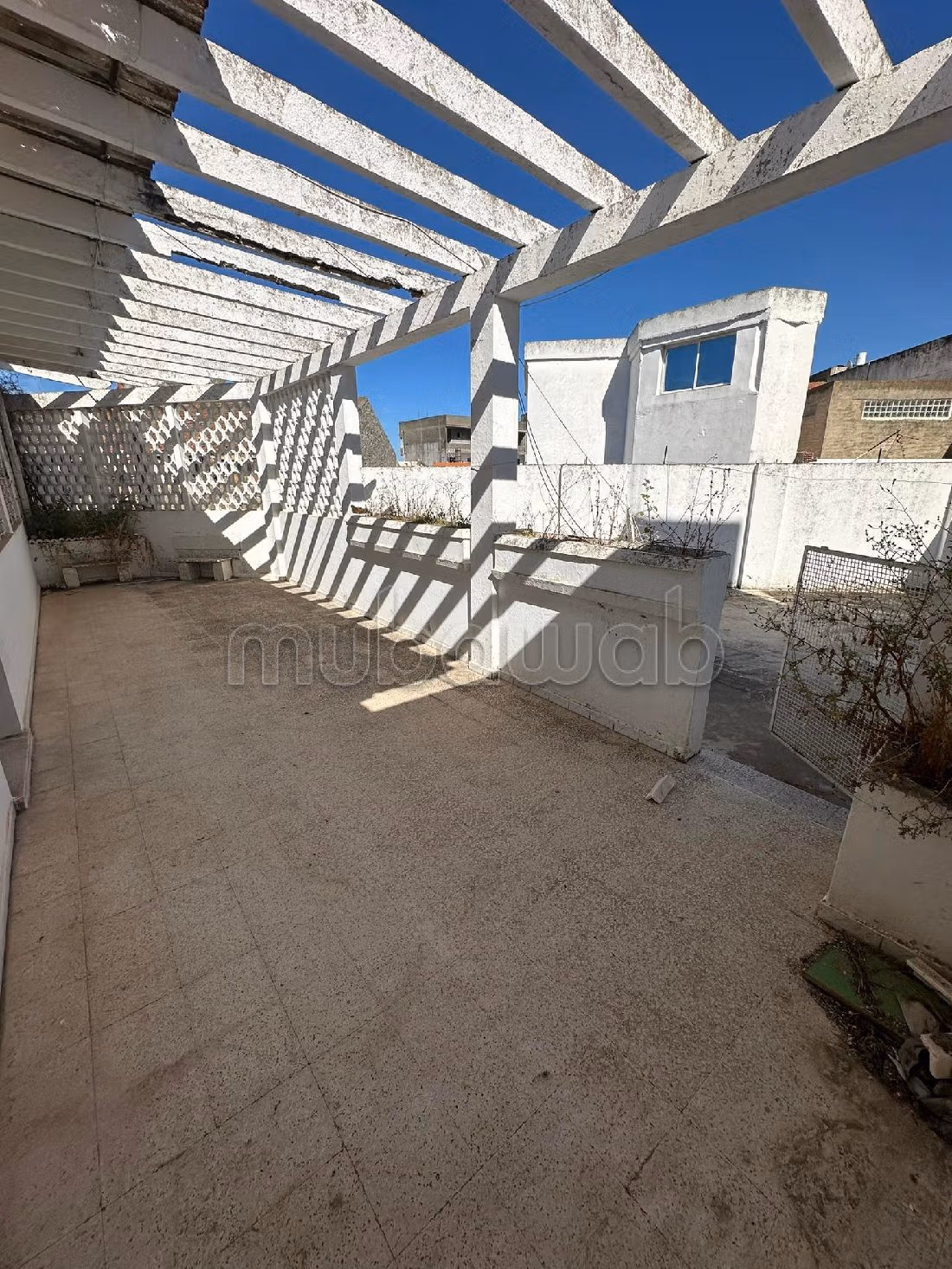 Vendita appartamento. 7 locali. Terrazzo. 