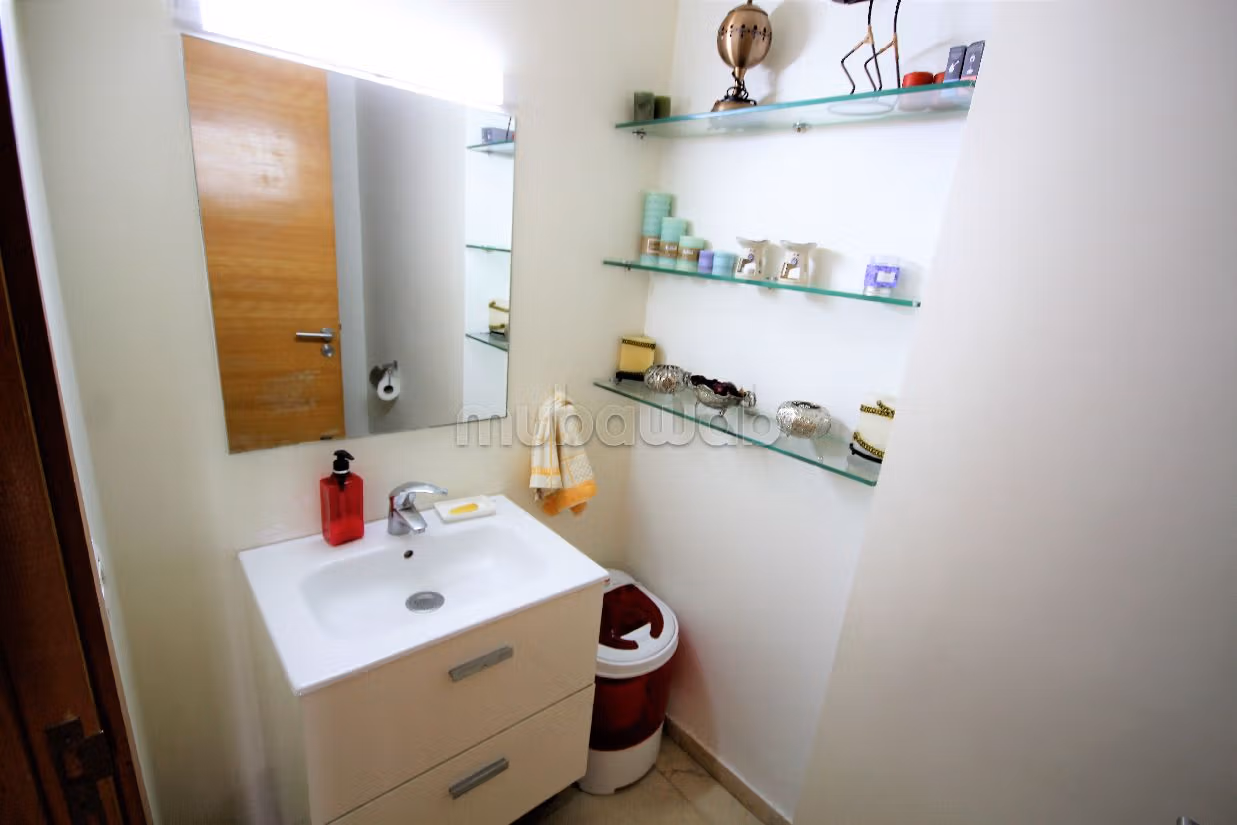 Sell apartment in Beauséjour. Surface area 246 m². Fully furnished. 