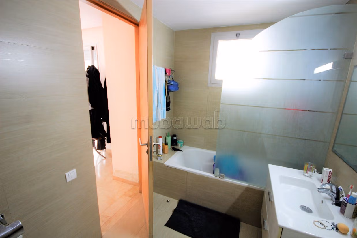 Sell apartment in Beauséjour. Surface area 246 m². Fully furnished. 