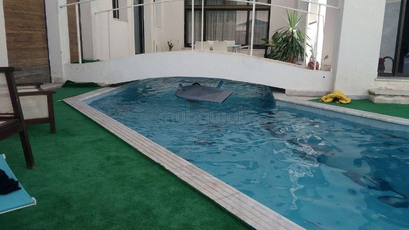 Vente menzah7 villa avec piscine superficie 826m²