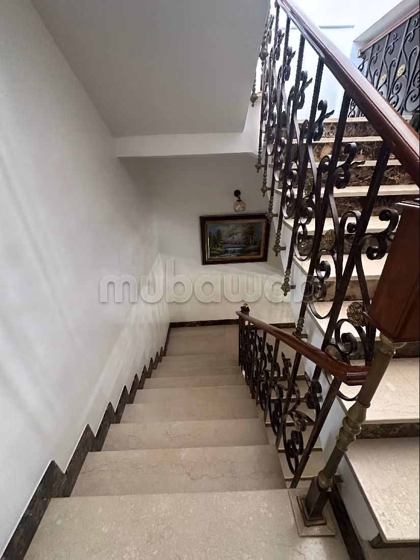 فيلا ممتازة للبيع بحي كاليفورنيا. 3 قطع كبيرة. صالون مغربي أصيل