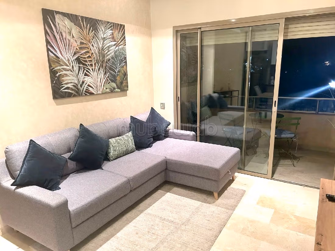 Apartment for rent in Agdal. 2 comfortable rooms. Ample storage space. 