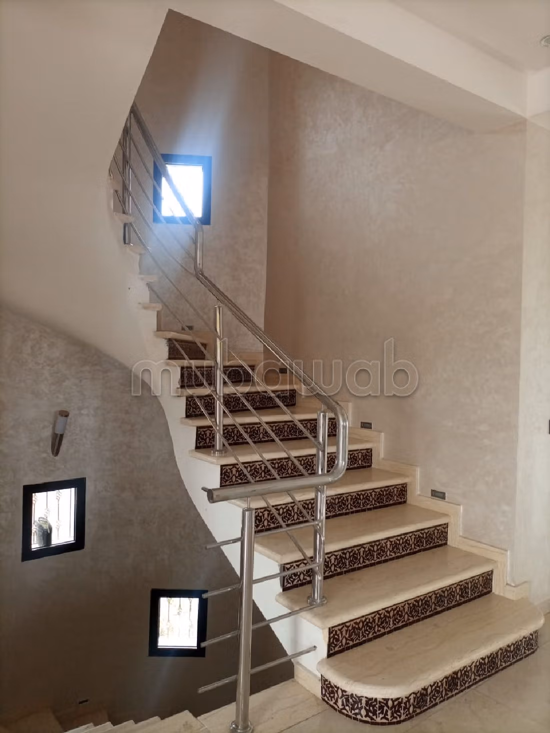 Kopen: villa's en luxe woningen in Hay Targa. 7 Ruimtes. Ingerichte keuken. 