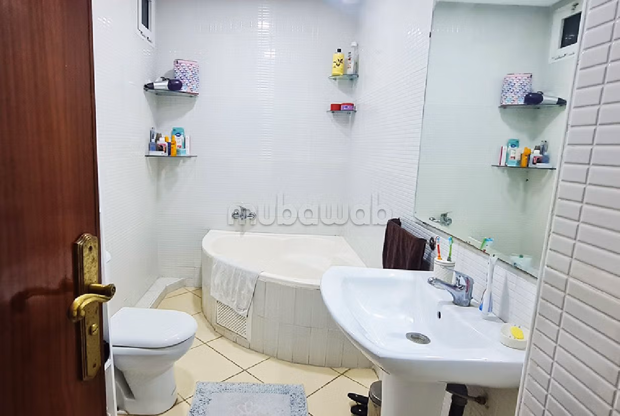 Apartment for sale in Centre. 3 lovely rooms. Satellite dish and security