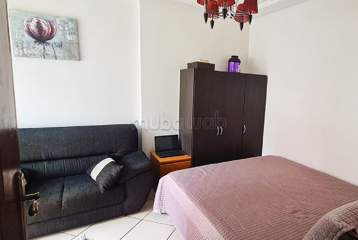 Apartment for sale in Centre. 3 lovely rooms. Satellite dish and security