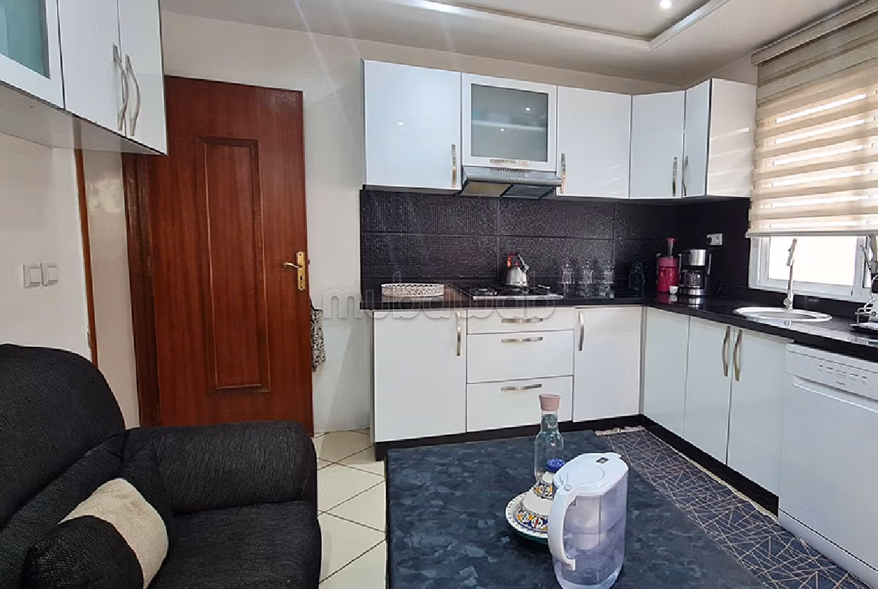 Apartment for sale in Centre. 3 lovely rooms. Satellite dish and security