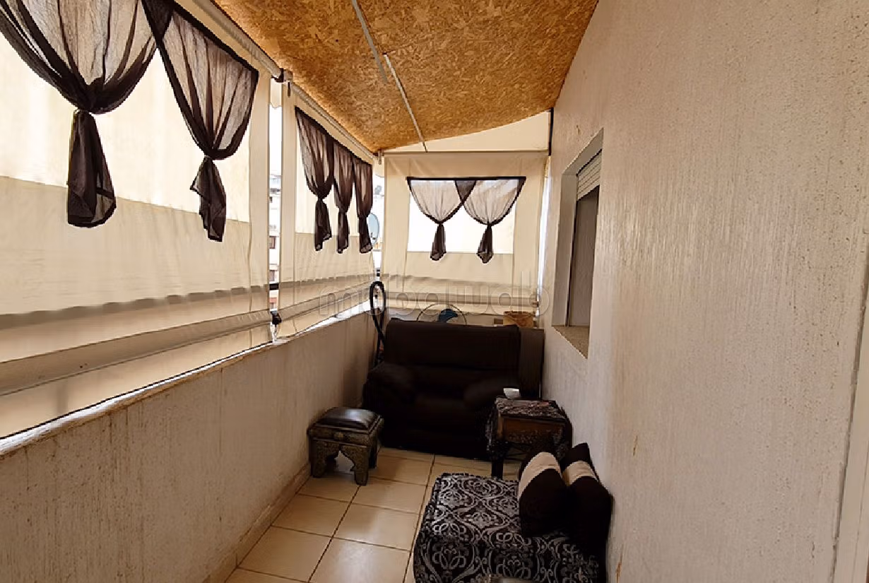 Apartment for sale in Centre. 3 lovely rooms. Satellite dish and security