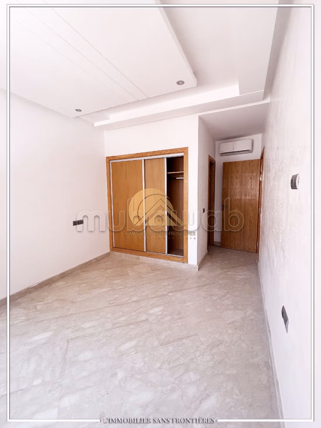 Appartement vide de 81m² à Louer, Victor Hugo