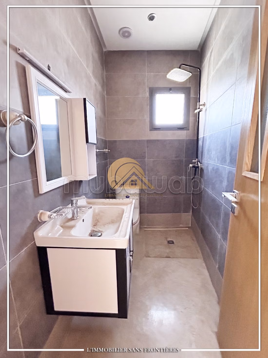 Appartement vide de 81m² à Louer, Victor Hugo