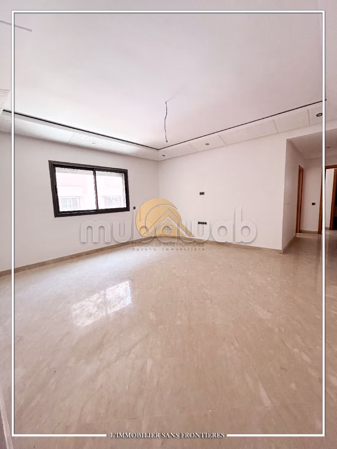 Appartement vide de 81m² à Louer, Victor Hugo