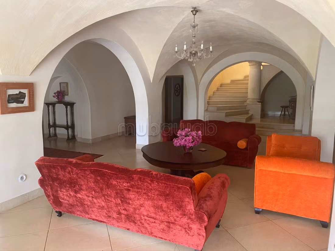 A Louer Villa Avec Piscine á la Marsa