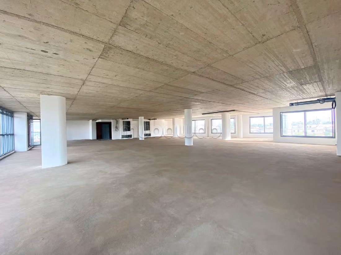 Ufficio in affitto a Oasis. Superficie 404 m². 