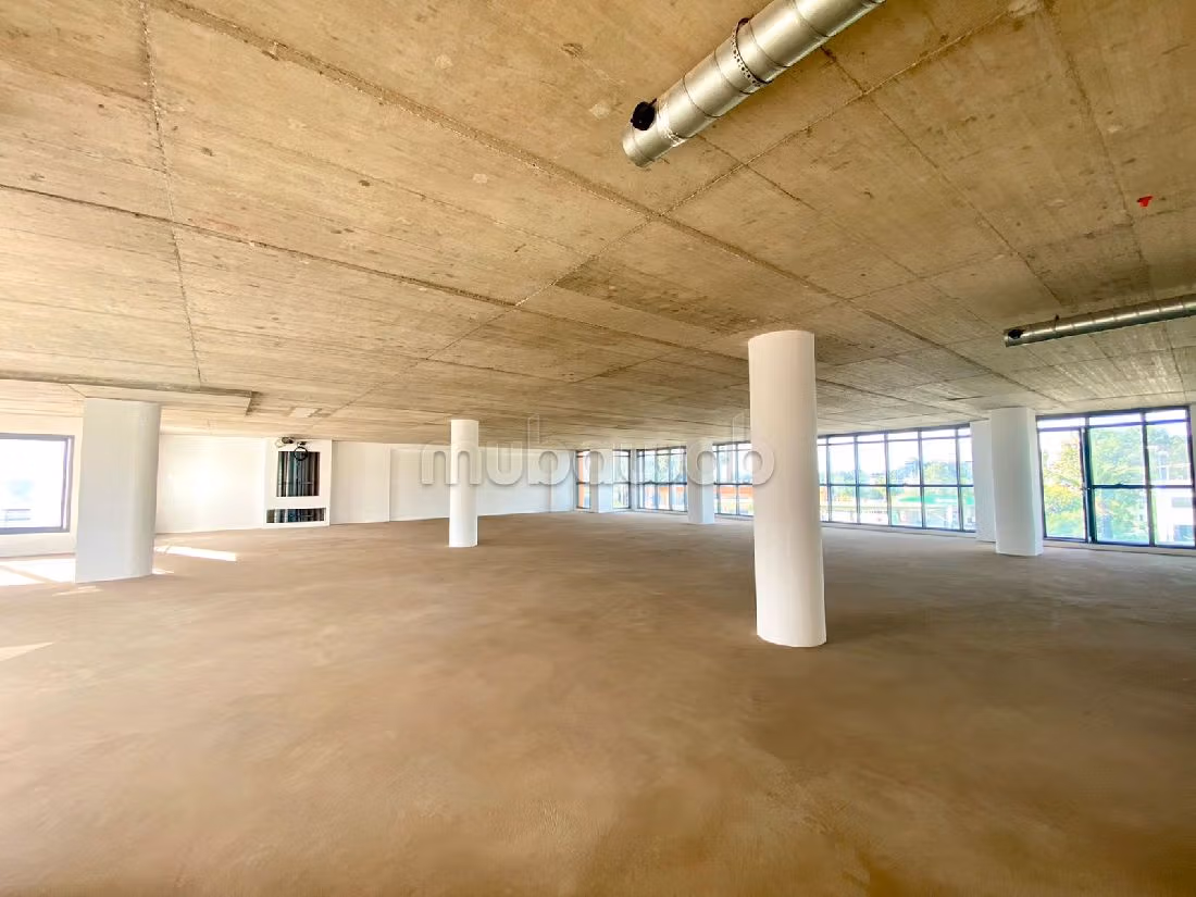 Ufficio in affitto a Oasis. Superficie 404 m². 