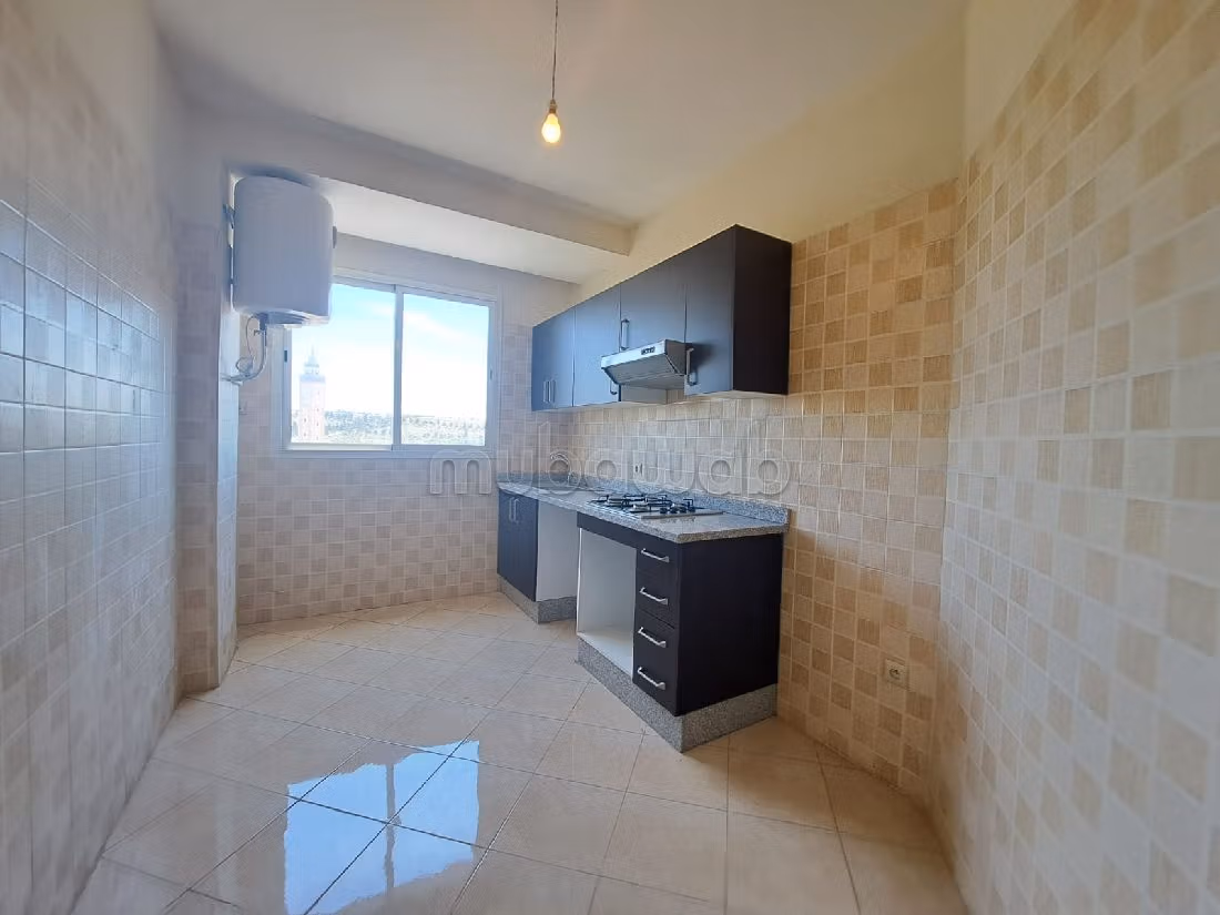 Busca pisos en venta. 2 habitaciones. Conserje. 