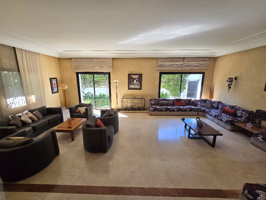 Nu te koop: villa's en luxe woningen in Harhoura. 4 Kamers. Volledig gemeubileerd