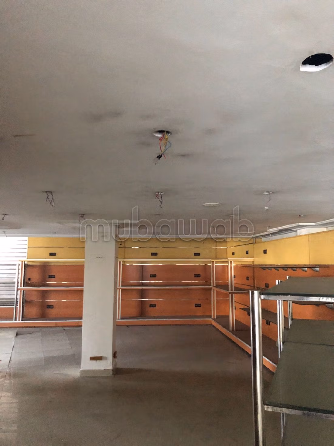 Nu kopen: commercieel vastgoed in Centre. Totale oppervlakte 267 m². 