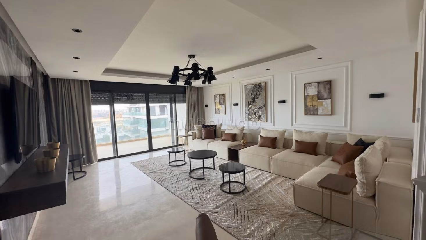 Affitto di uno splendido appartamento a Ain Diab. 4 locali spaziosi. Ammobiliato