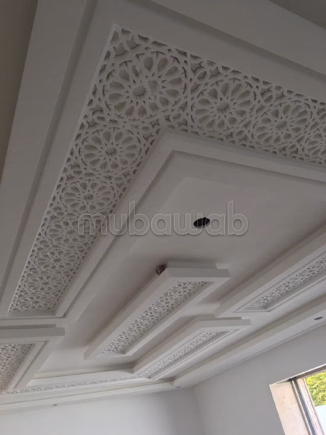 منزل ممتاز للبيع ب معمورة. 7 قطع كبيرة. مسبح كبير.