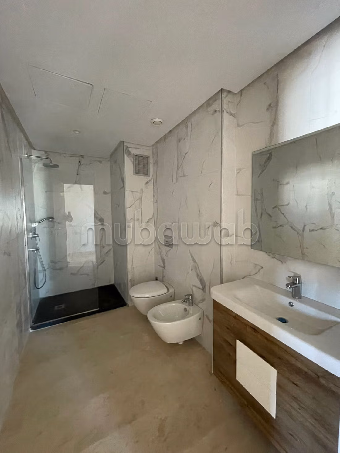 Vendita di uno splendido appartamento a Iberie. Superficie totale 150 m². Ascensore e posto auto. 