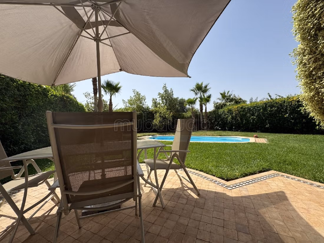 منزل ممتاز للبيع بالنخيل. 3 غرف. المرآب والشرفة