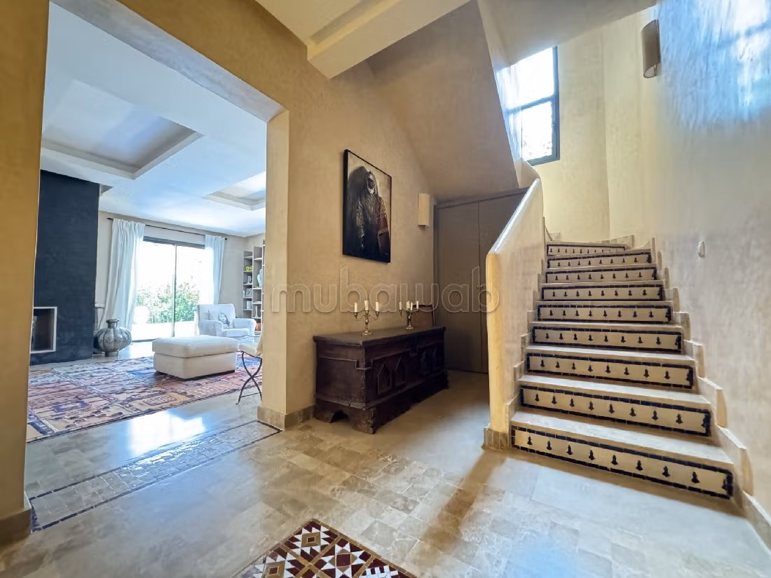 Eccezionale villa in vendita. Superficie di 230 m². Con camino e aria condizionata. 
