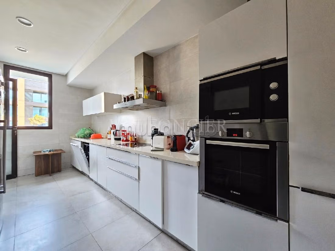 Bonito piso en venta en Ain Diab. 3 dormitorios. 
