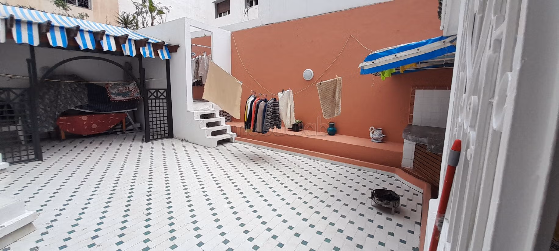 شقة رائعة للبيع براسين. 6 قطع. مصعد وشرفة. 