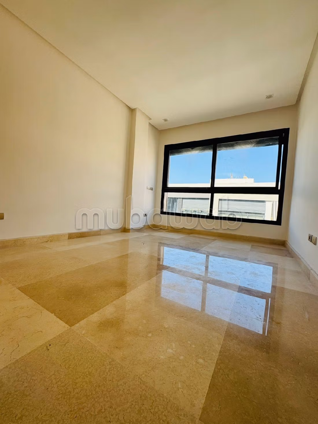 Affitta il tuo appartamento a Les princesses. 4 ampi locali. Condizionatore e servizio di conciergerie. 