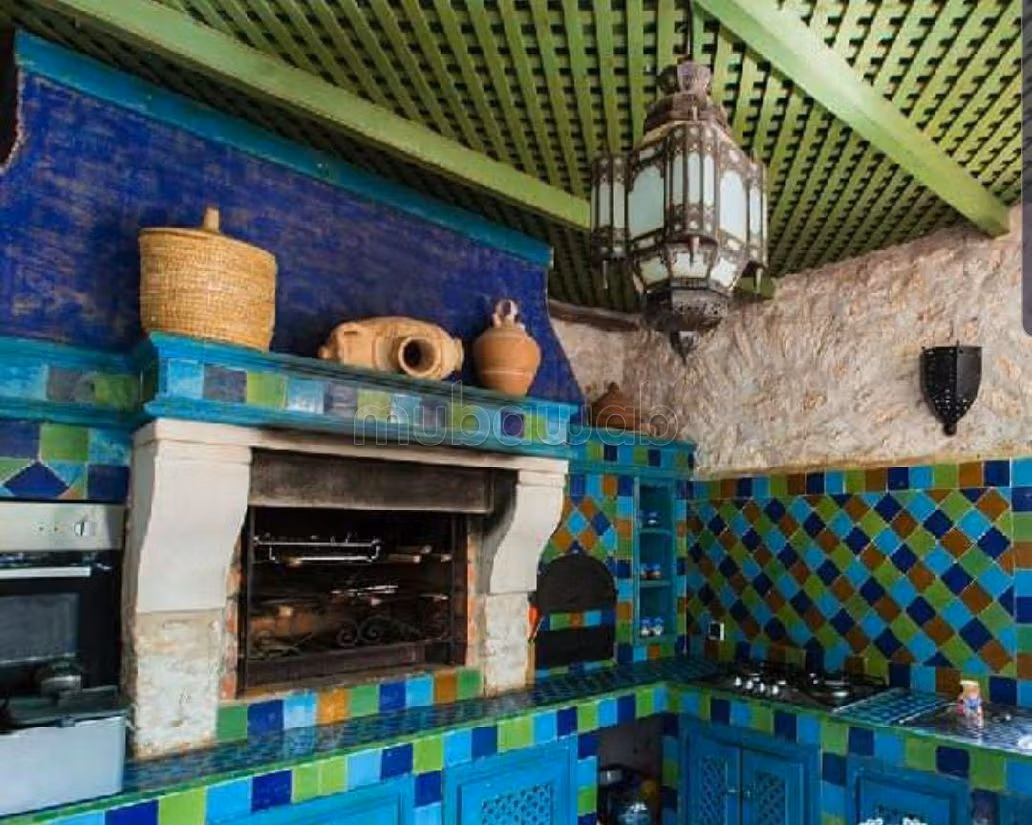 Encuentra el riad de tus sueños en Route de Marrakech. Superficie de 11000 m². Amueblado. 