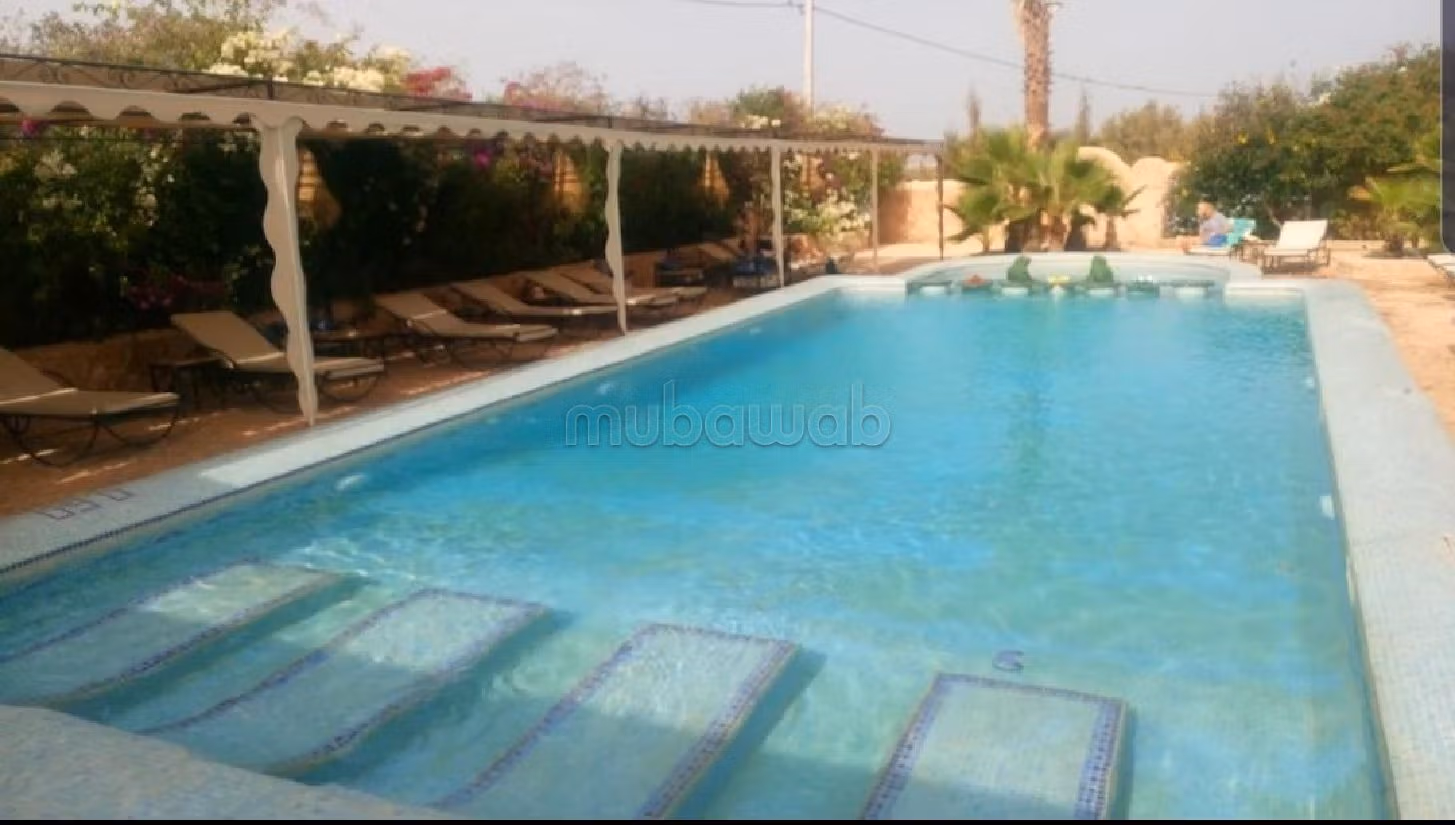 Encuentra el riad de tus sueños en Route de Marrakech. Superficie de 11000 m². Amueblado. 