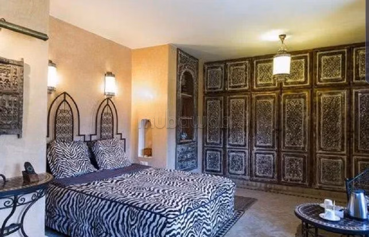 Encuentra el riad de tus sueños en Route de Marrakech. Superficie de 11000 m². Amueblado. 