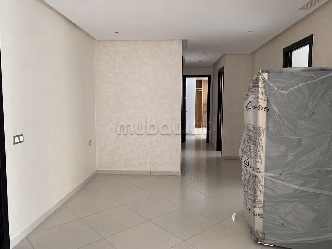 Koopappartementen in Du Golf. 1 Ruimte. Conciërgeservice en mooi zwembad. 