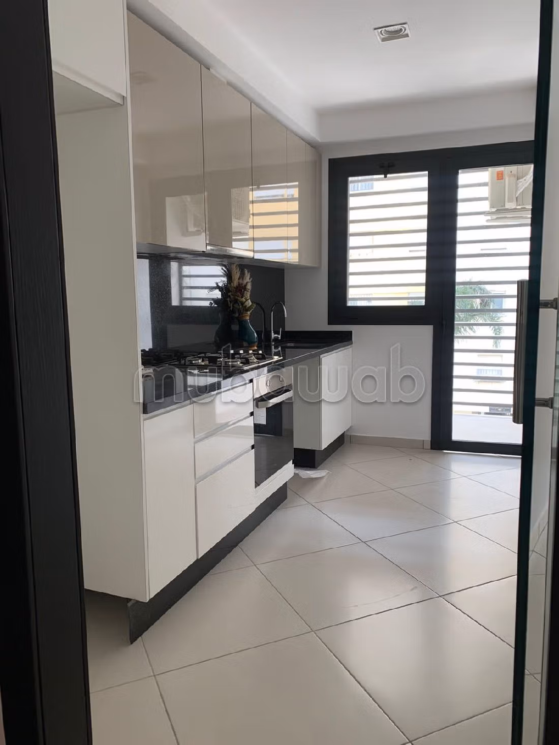 Koopappartementen in Du Golf. 1 Ruimte. Conciërgeservice en mooi zwembad. 