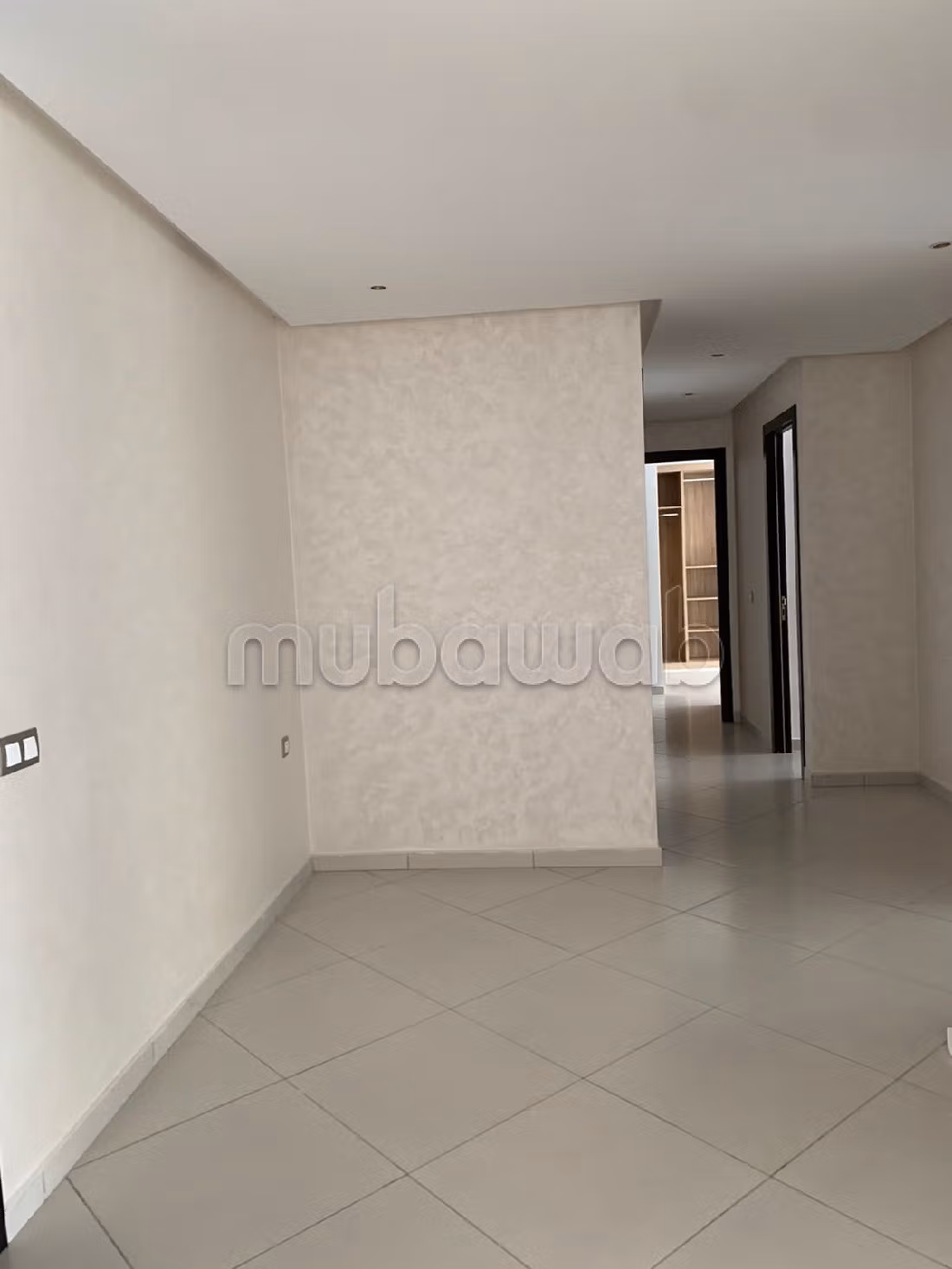 Koopappartementen in Du Golf. 1 Ruimte. Conciërgeservice en mooi zwembad. 