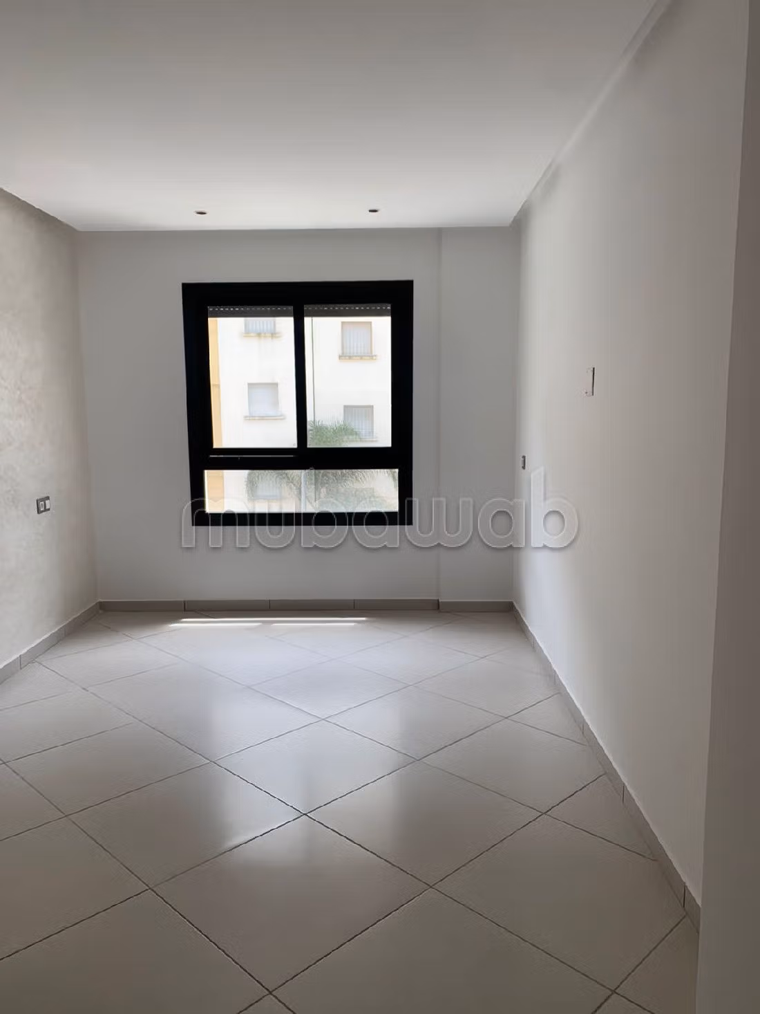 Koopappartementen in Du Golf. 1 Ruimte. Conciërgeservice en mooi zwembad. 